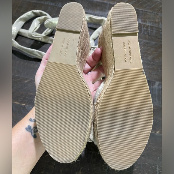 David Isaac Espadrille Ankle Tie Wedge Sandals with Gold Shimmer Sz 8 - Picture 9 of 9